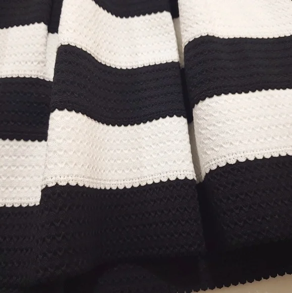 🌸Express Women's Pleated Skirt - Picture 3 of 6